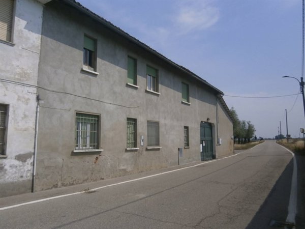 casa indipendente in vendita a Mortara