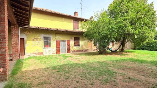 casa indipendente in vendita a Mortara