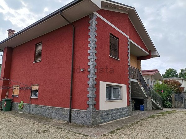 casa indipendente in vendita a Mortara