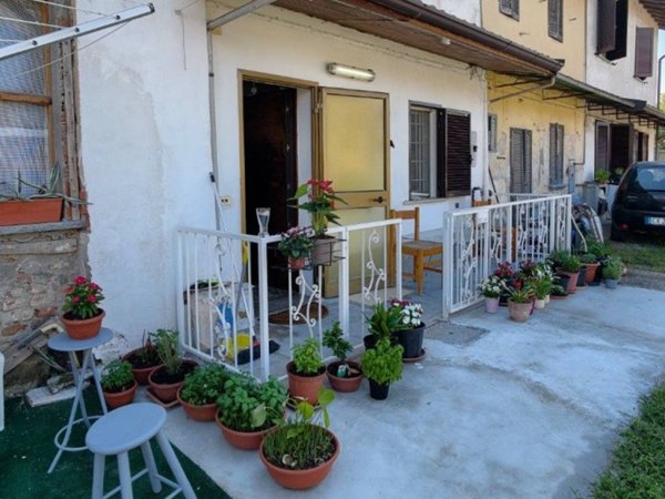 casa indipendente in vendita a Mortara