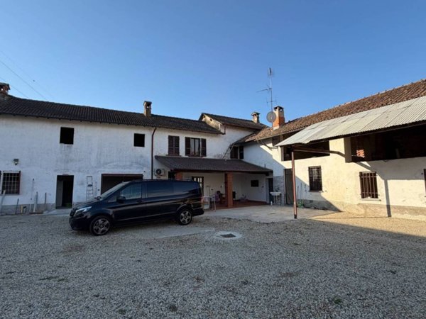 casa indipendente in vendita a Mortara