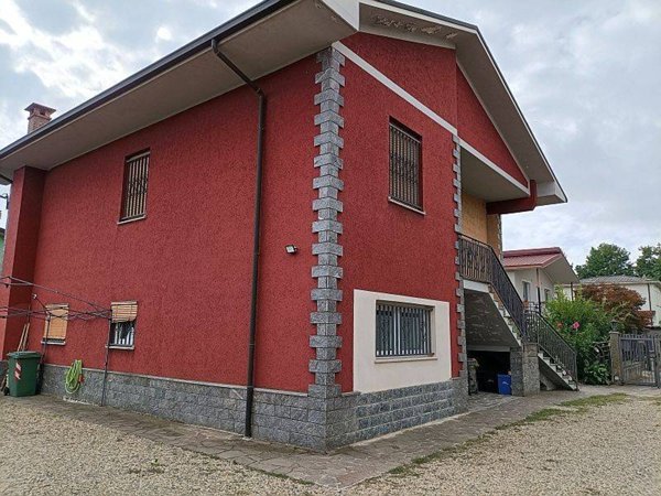 casa indipendente in vendita a Mortara