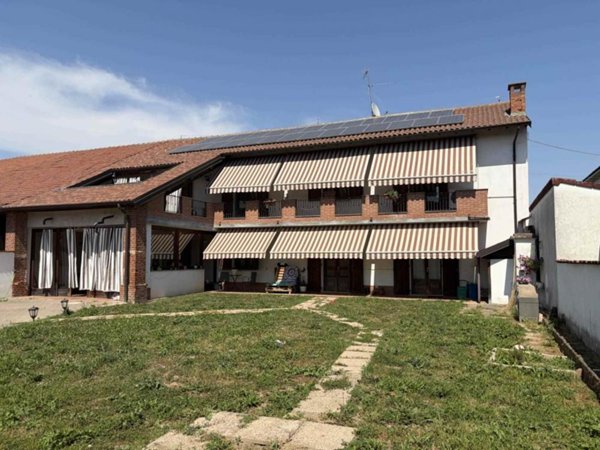 casa indipendente in vendita a Mortara