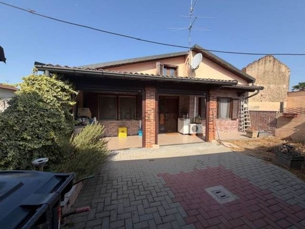 casa indipendente in vendita a Mortara