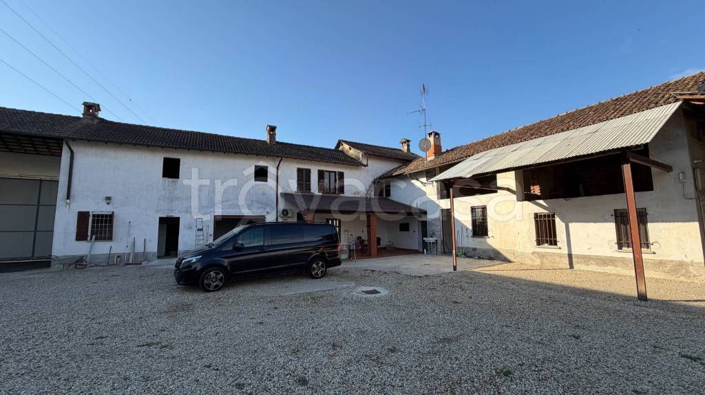 casa indipendente in vendita a Mortara