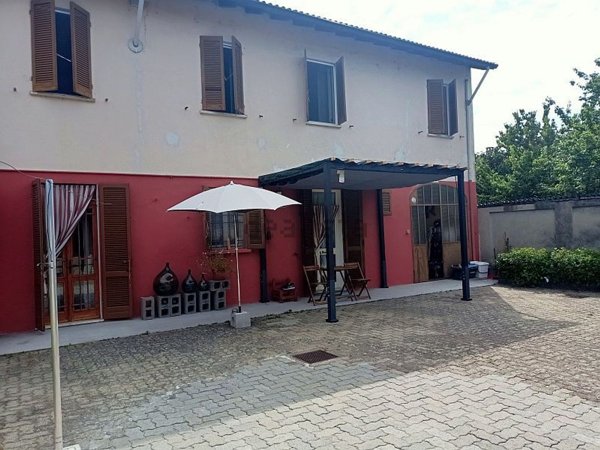 casa indipendente in vendita a Mortara