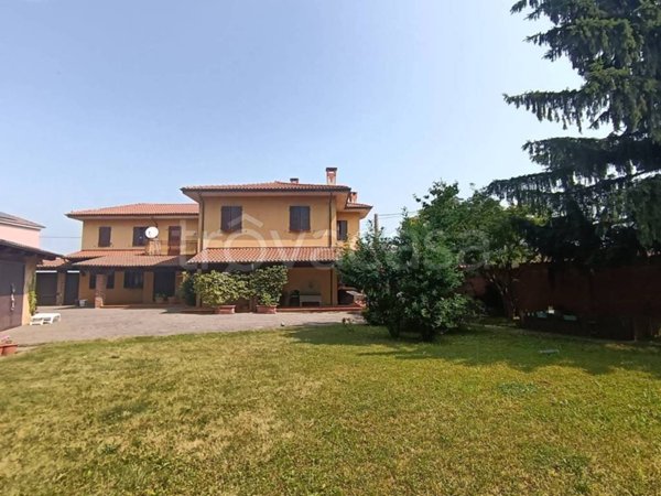 casa indipendente in vendita a Mortara