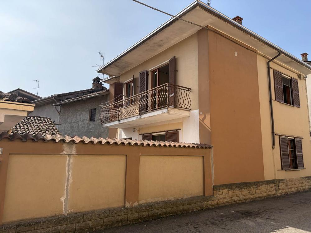casa indipendente in vendita a Mortara
