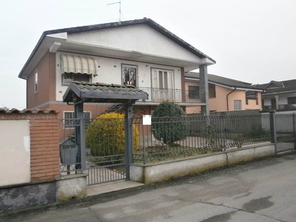 casa indipendente in vendita a Mortara