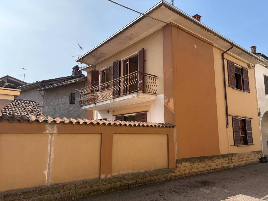 casa indipendente in vendita a Mortara