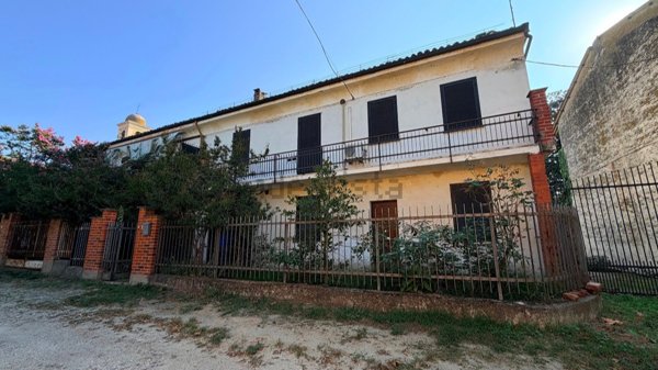 casa indipendente in vendita a Mortara