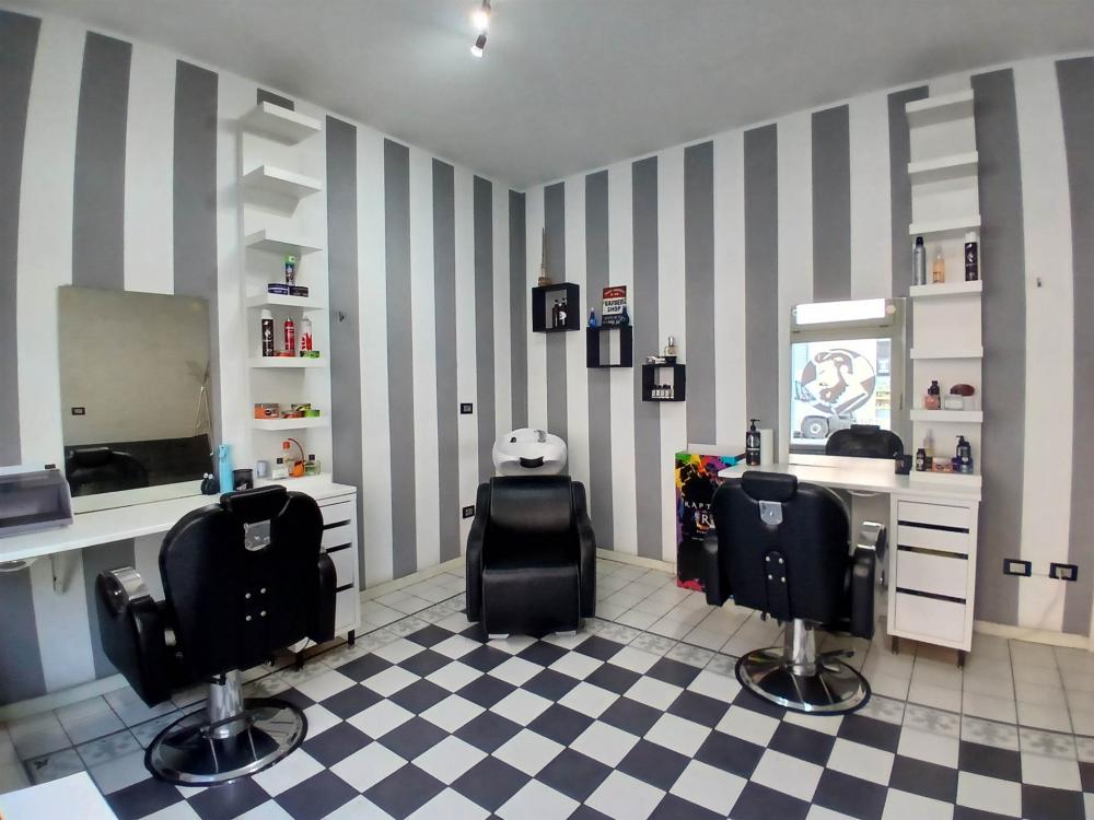 negozio in vendita a Mortara