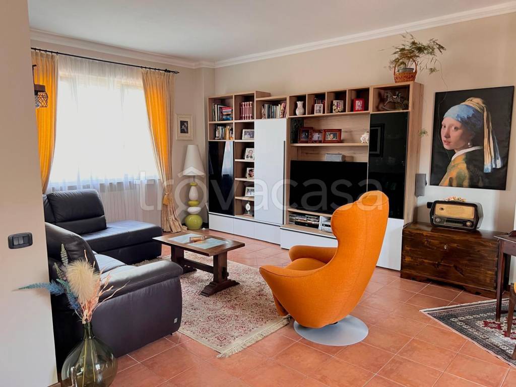casa indipendente in vendita a Mortara