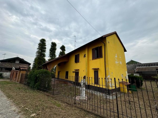 casa indipendente in vendita a Mortara