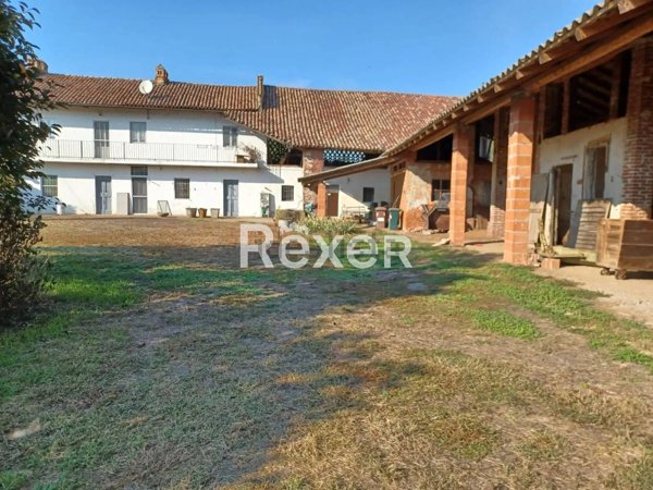 casale in vendita a Mortara in zona Medaglia