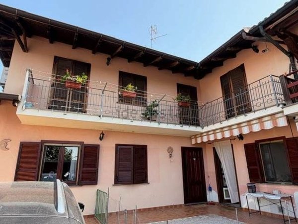 casa indipendente in vendita a Mortara