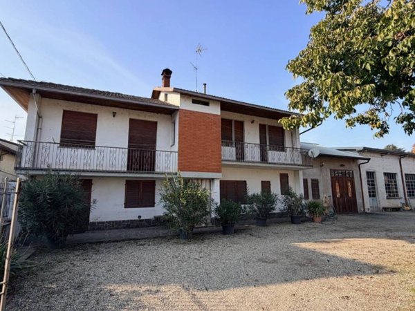 casa indipendente in vendita a Mortara