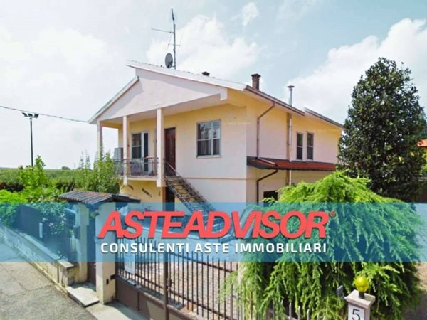 casa indipendente in vendita ad Olevano di Lomellina