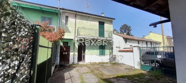 casa indipendente in vendita ad Olevano di Lomellina