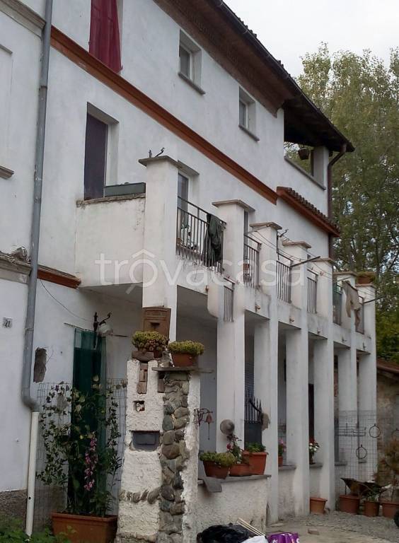 casa indipendente in vendita ad Oliva Gessi in zona Rosso