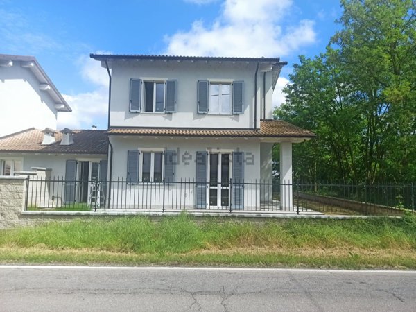 casa indipendente in vendita ad Ottobiano