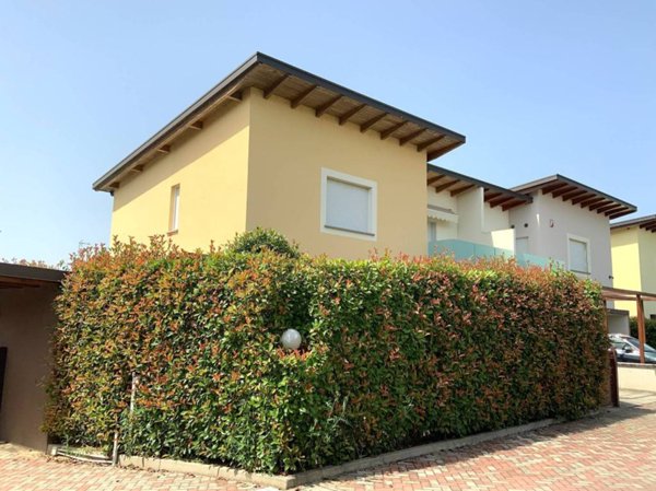 casa indipendente in vendita ad Ottobiano
