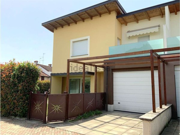 casa indipendente in vendita ad Ottobiano
