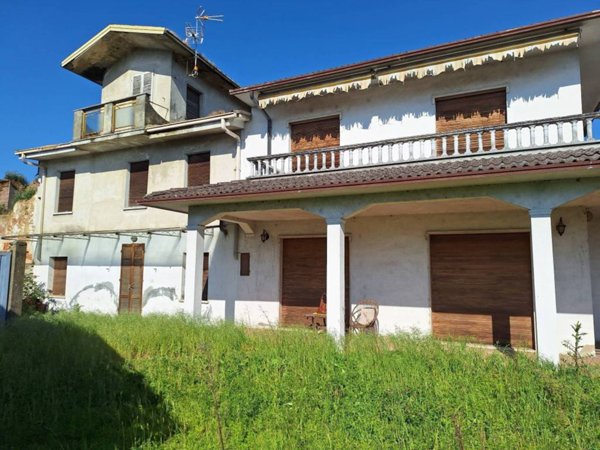 casa indipendente in vendita ad Ottobiano