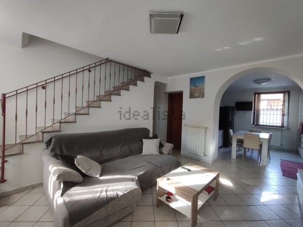 casa indipendente in vendita ad Ottobiano