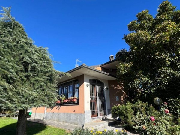 casa indipendente in vendita ad Ottobiano