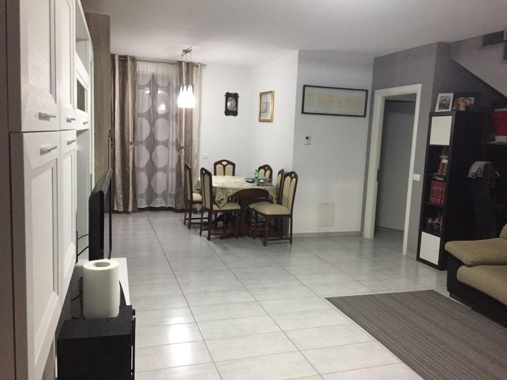 casa indipendente in vendita ad Ottobiano