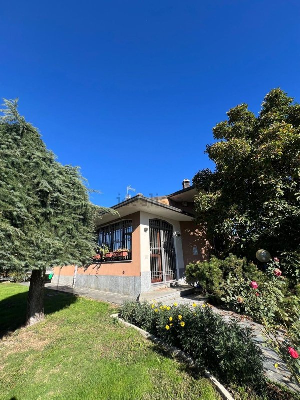 casa indipendente in vendita ad Ottobiano