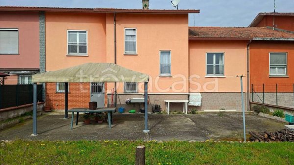 casa indipendente in vendita ad Ottobiano