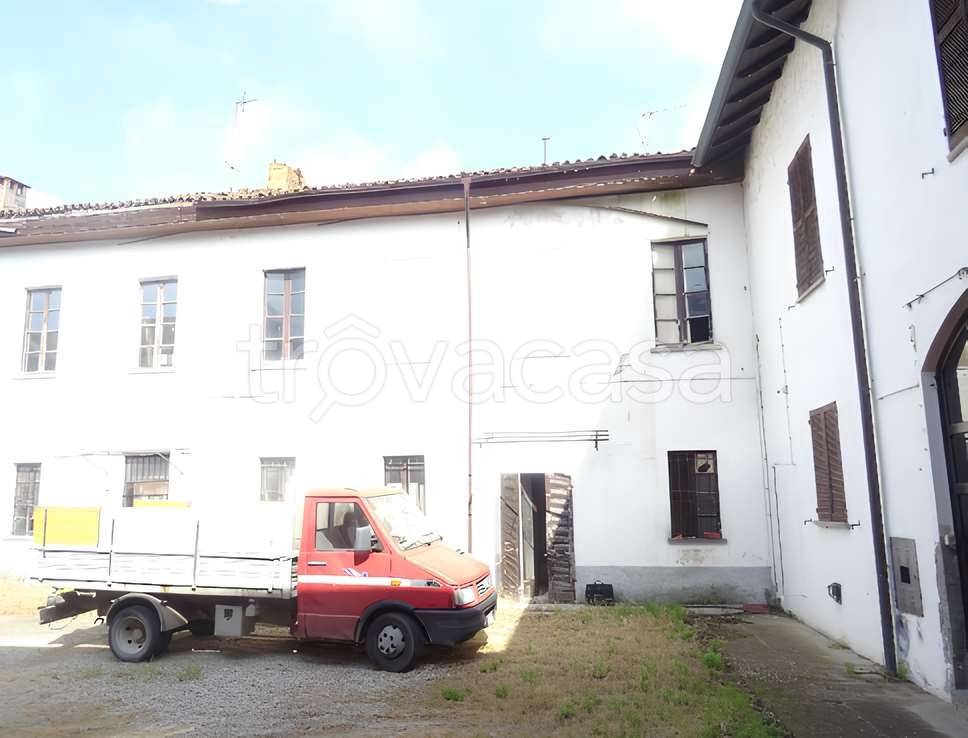 trivano in vendita ad Ottobiano