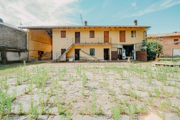 casa indipendente in vendita a Palestro in zona Pizzarosto