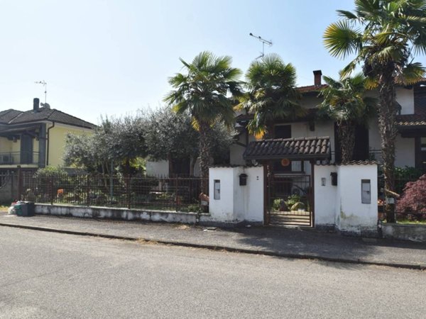 casa indipendente in vendita a Palestro