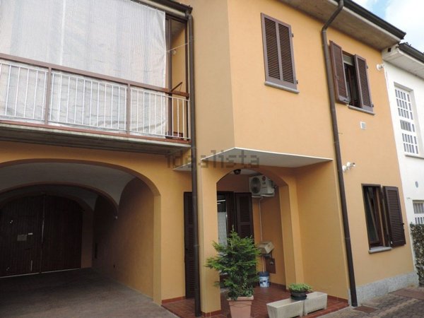 appartamento in vendita a Palestro in zona Pizzarosto