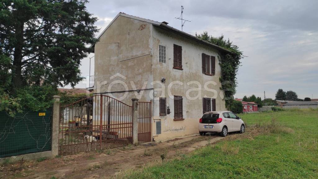 casa indipendente in vendita a Palestro