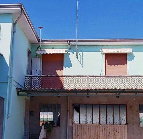 casa indipendente in vendita a Palestro