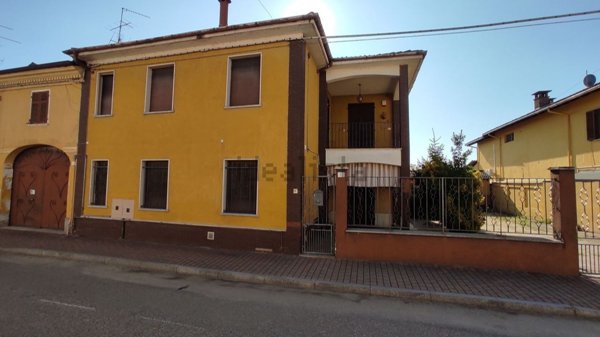 casa indipendente in vendita a Palestro