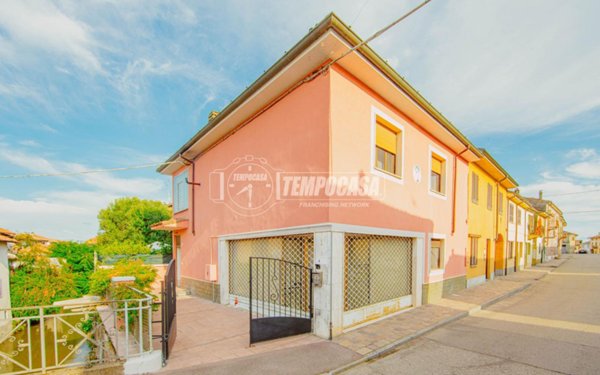 casa indipendente in vendita a Palestro