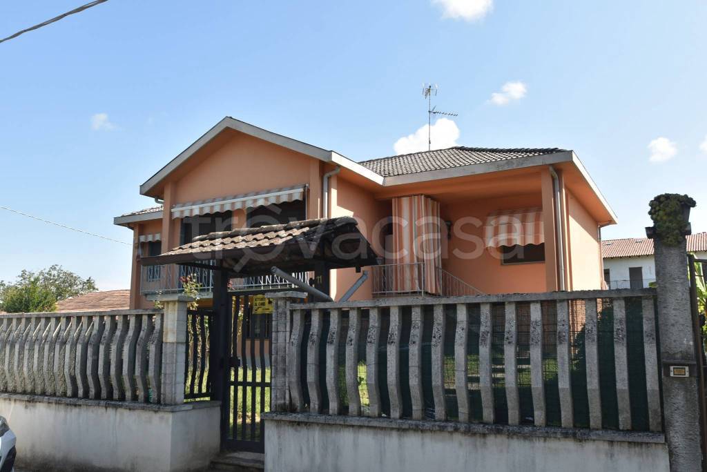 casa indipendente in vendita a Palestro