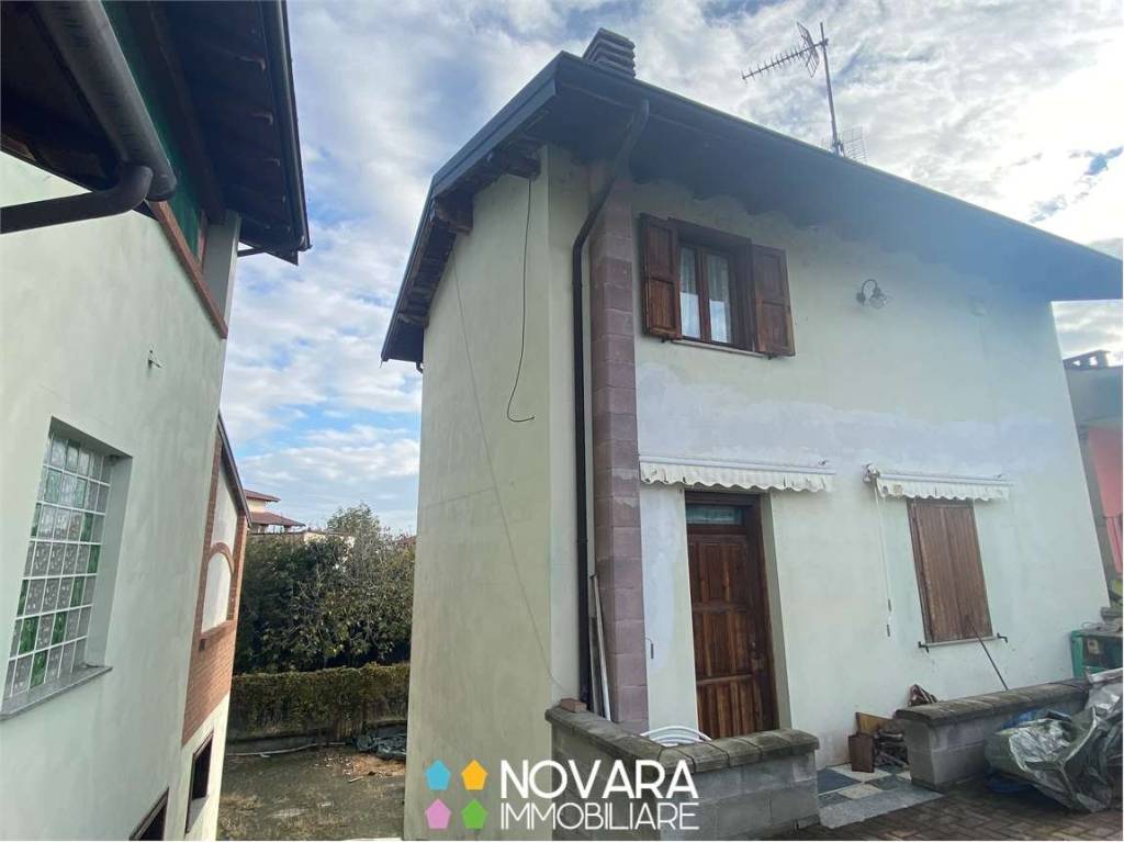casa indipendente in vendita a Palestro