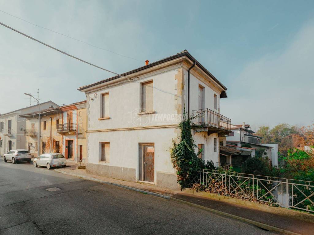 casa indipendente in vendita a Palestro