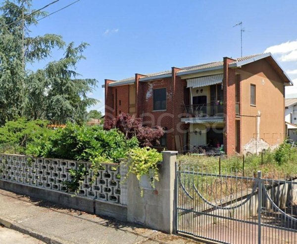 casa indipendente in vendita a Palestro