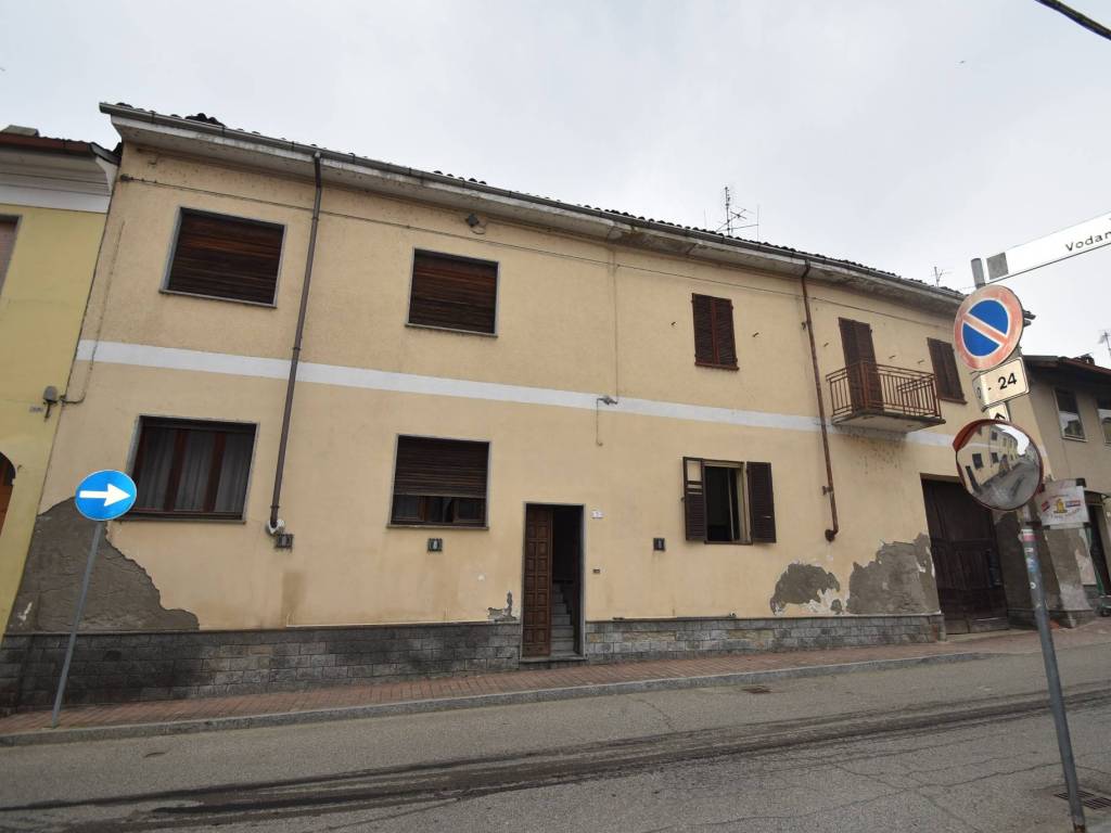 casa indipendente in vendita a Palestro