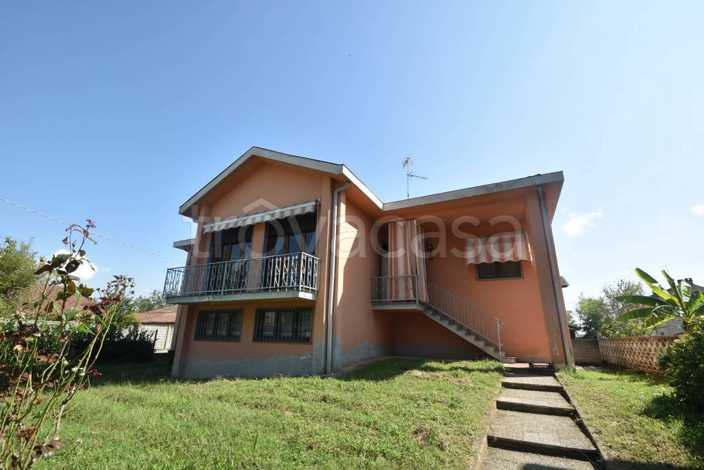 casa indipendente in vendita a Palestro