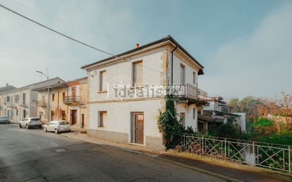 casa indipendente in vendita a Palestro