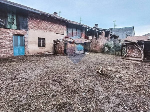 casa indipendente in vendita a Palestro