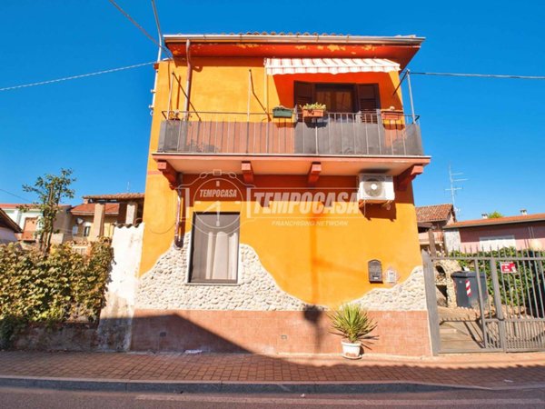 casa indipendente in vendita a Palestro in zona Pizzarosto